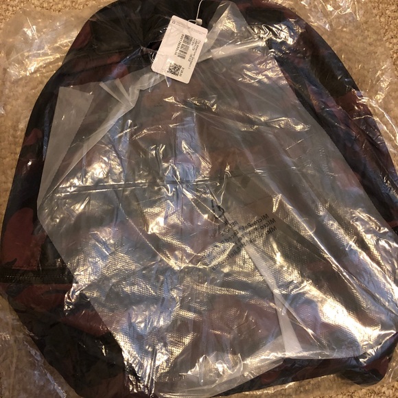 New Lululemon camouflage backpack - Picture 1 of 3